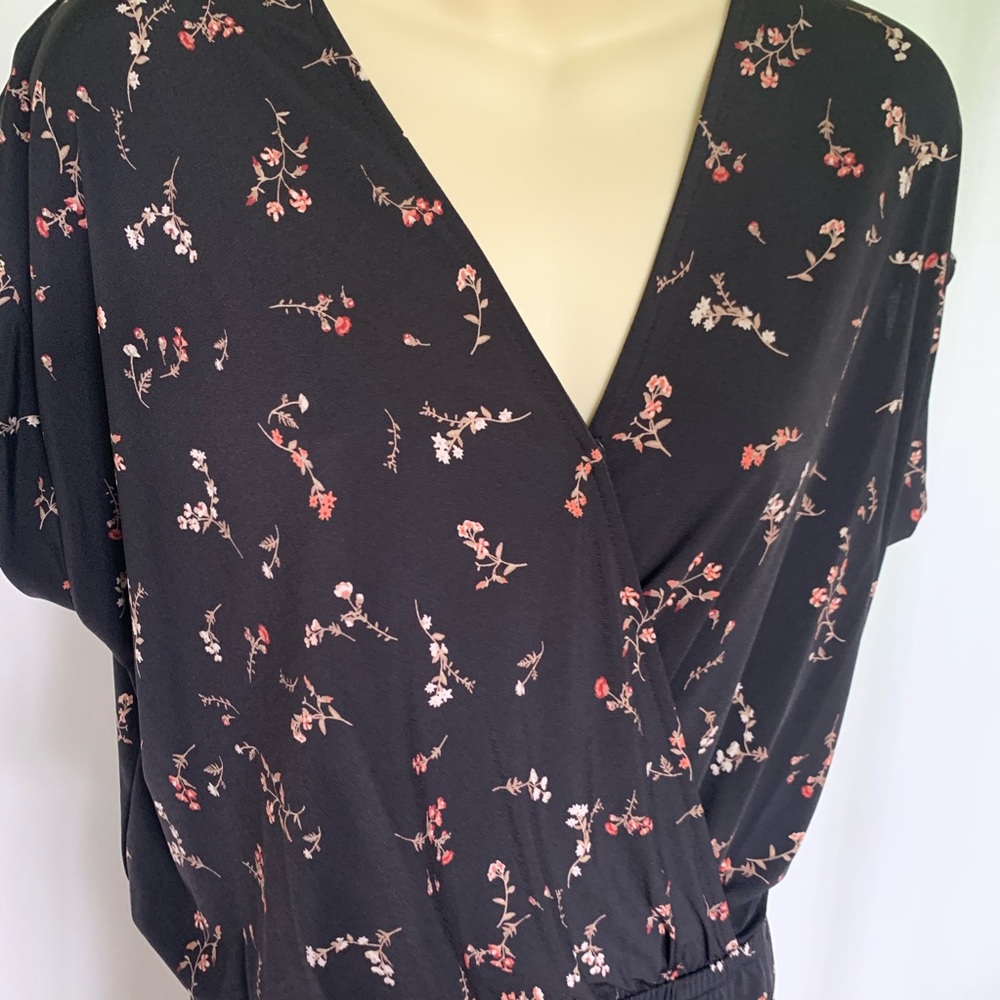 Black Short Sleeve Romper Floral Romper - Picture 7 of 13